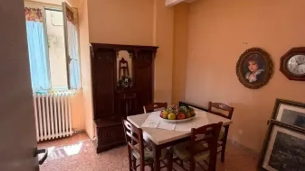 Salle à manger - Rear-Facing Apartment in Frosinone Centre