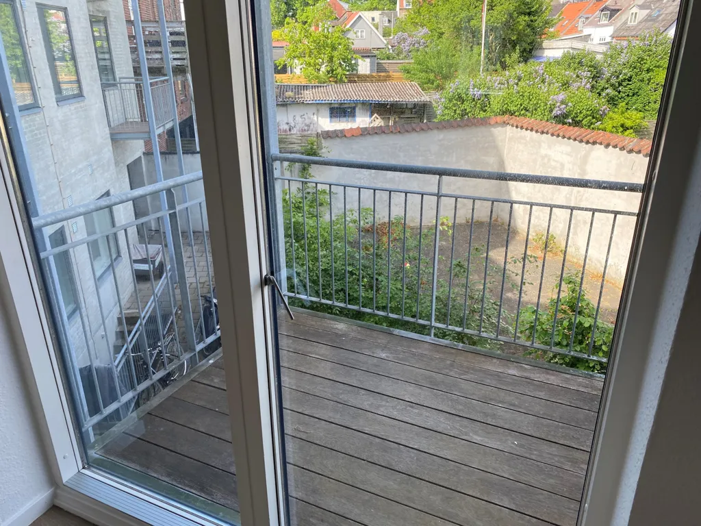 Balcon - Spacious 4-Room Apartment with Balcony in Horsens