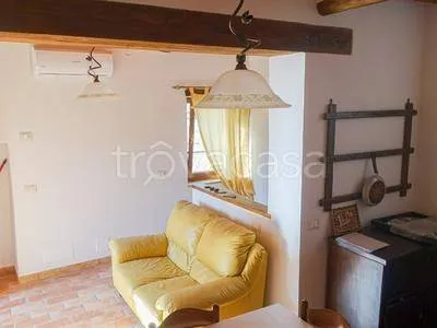 Salle à manger - Restored Stone Cottage with Lake View in Magione