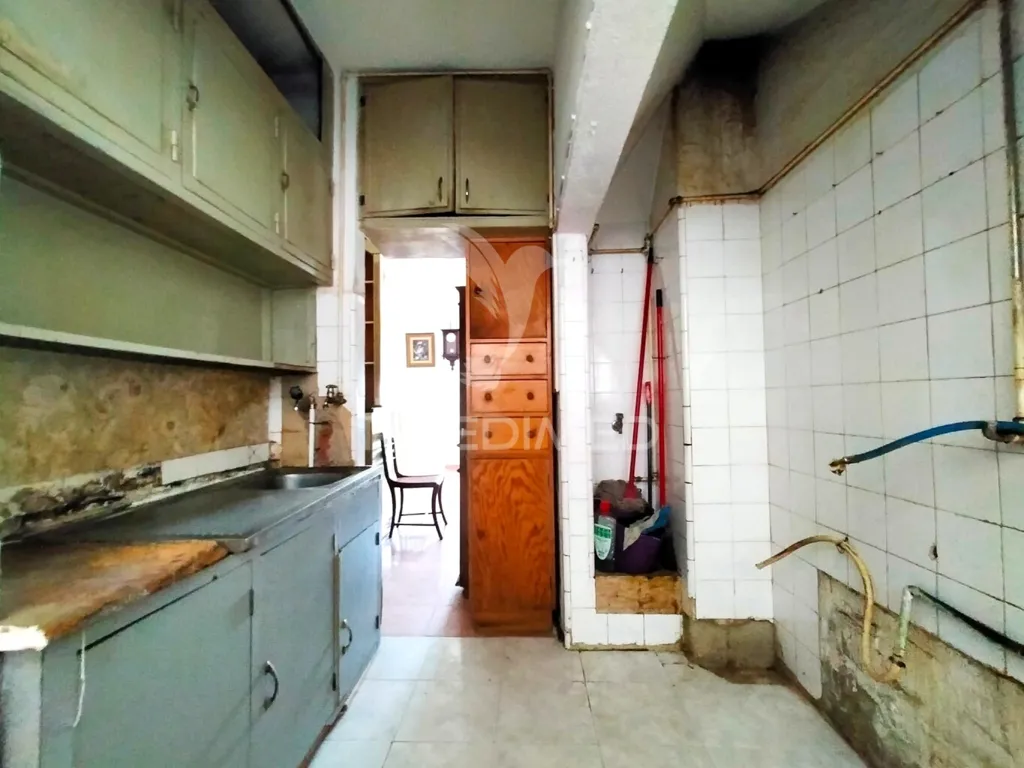 Köök - Inverted Duplex Apartment for Renovation in Alvalade, Lisbon