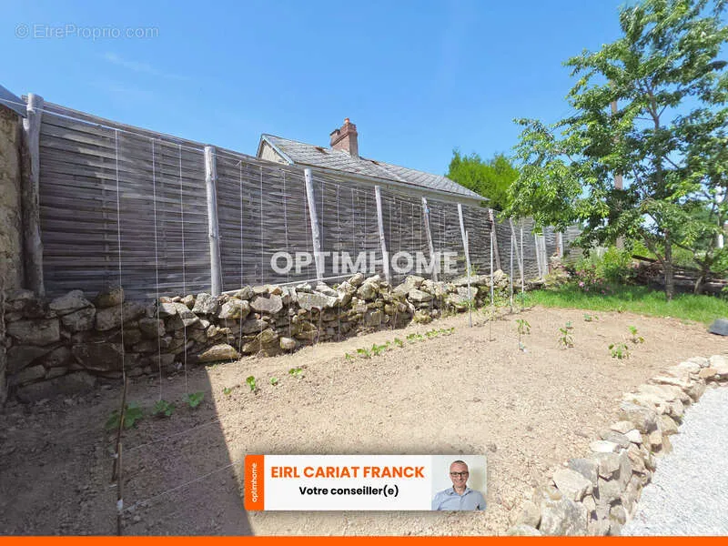 Aed - Country House with Amenity Potential in Creuse