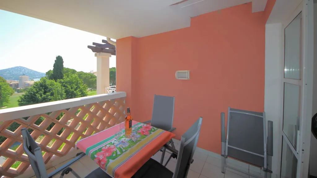 Balcon - Studio Cabine avec Vue sur l'Estérel à Cap Estérel