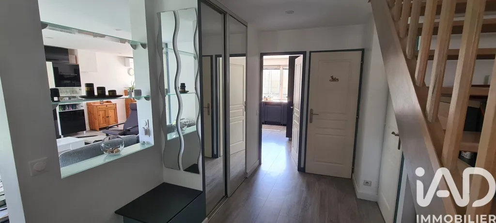 Entrée - Maison Indépendante avec Piscine à Vémars