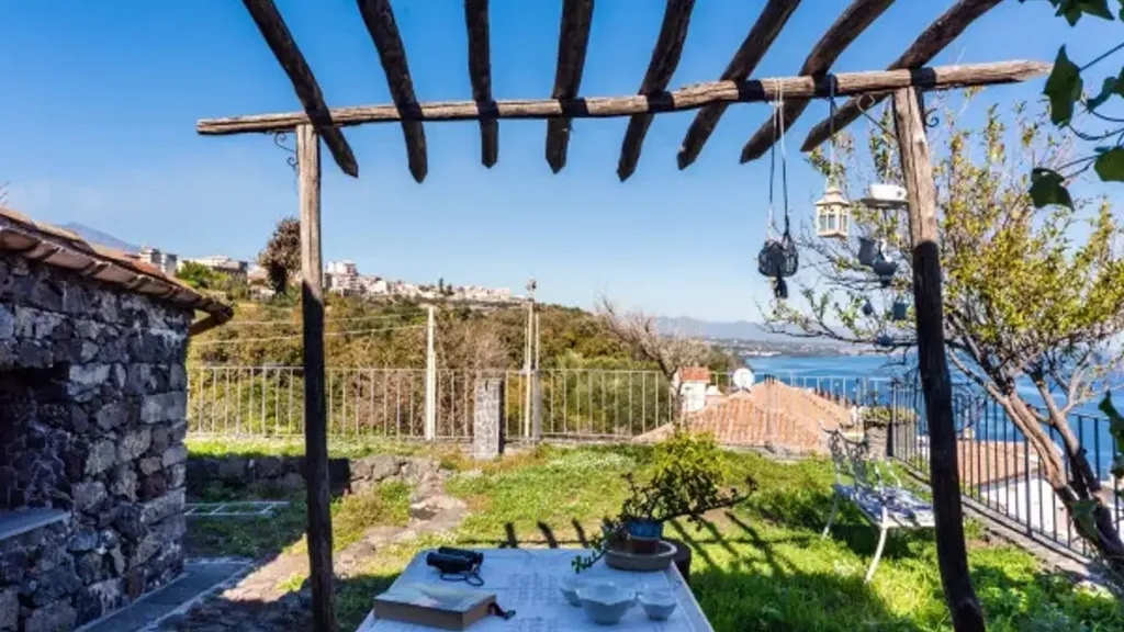 Terrace - Rustic Cottage with Sea View in Acireale