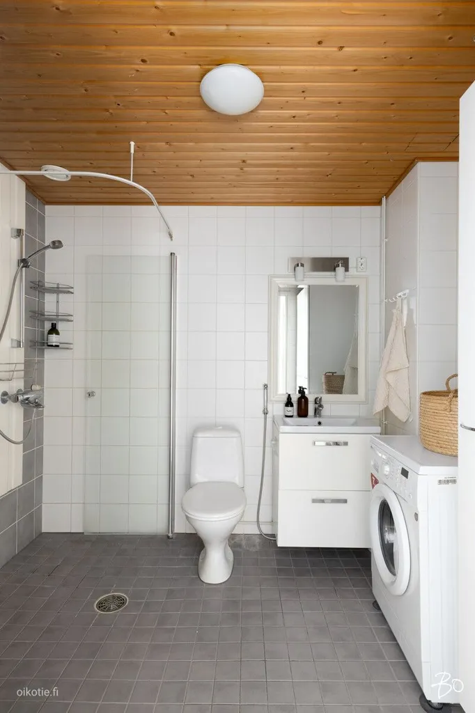 Bathrooms - Family Apartment with Sauna in Tuusula