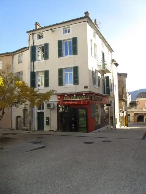 Esterno - Renovated 2-Bed Flat in Privas Centre