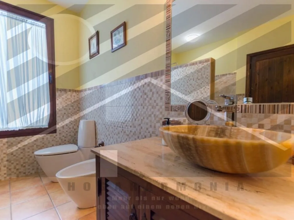 Vannitoad - Luxury Villa with Dual Pools in Lajares