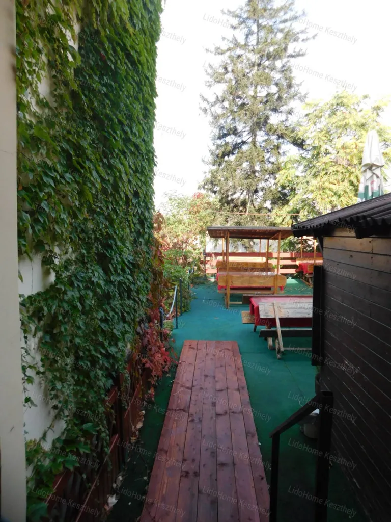 Garden - Traditional Hungarian Restaurant in Kővágóörs