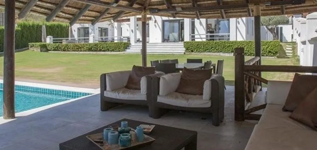 Piscine - Contemporary Villa with Hot-Tub in Marbella