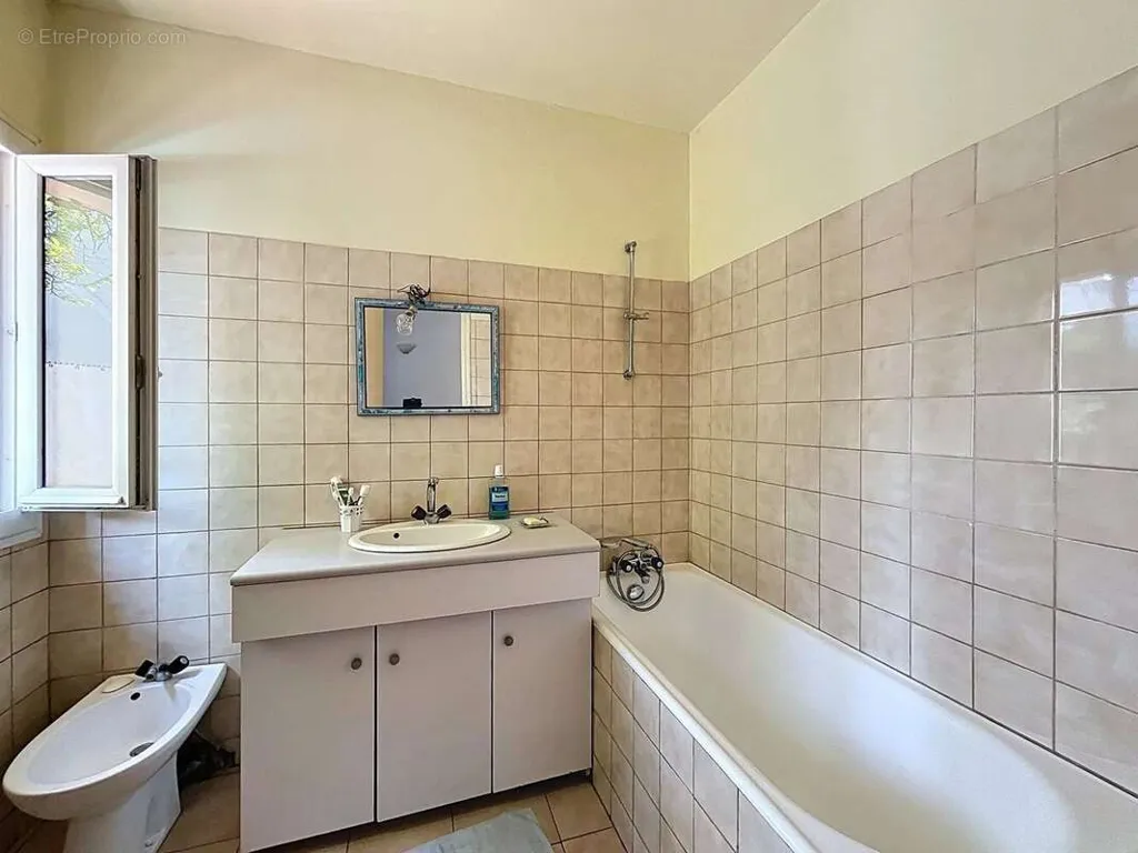 Salles de bain - Maison 5 pièces à Boissy-Saint-Leger