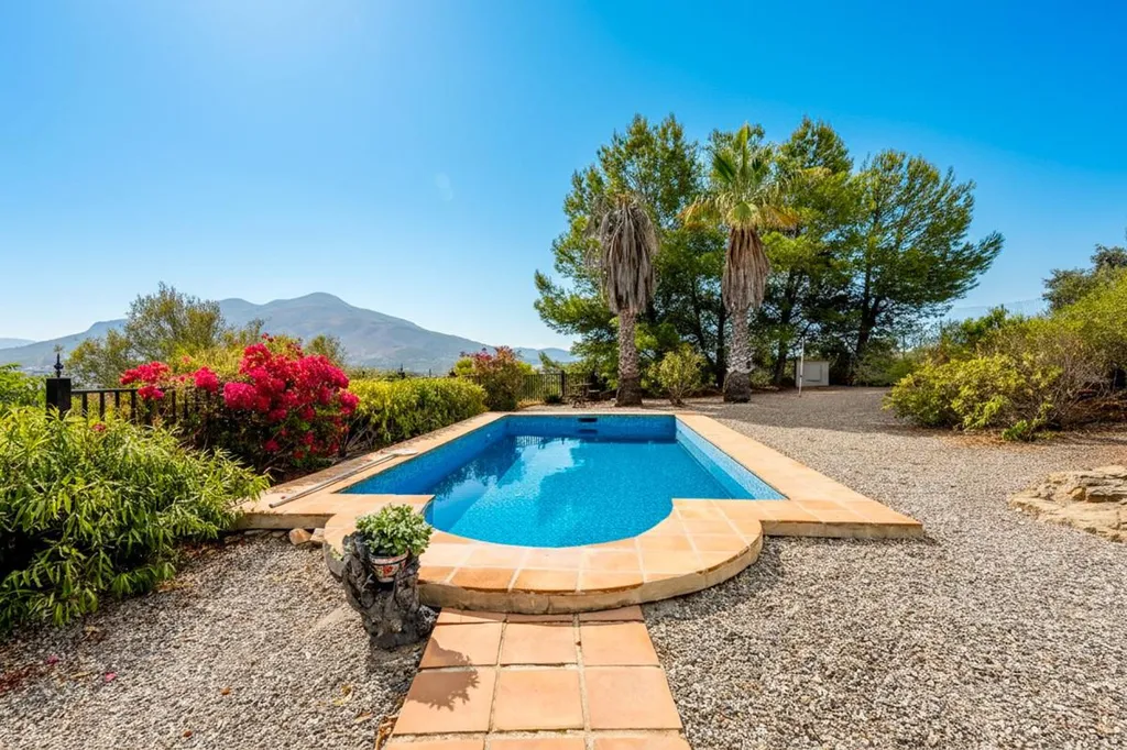 Pool - Feature-Rich Finca with Views in Coín