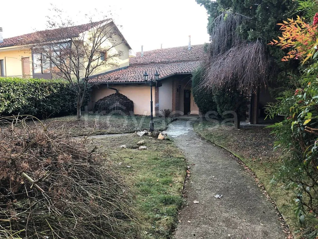 Garden - Historic Villa with Panoramic View in Costigliole Saluzzo