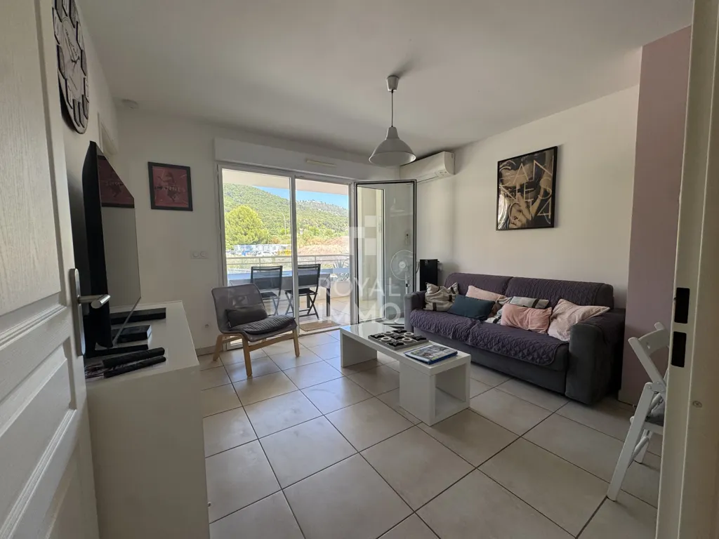 Elutuba - T2 Flat with Pool in Carqueiranne