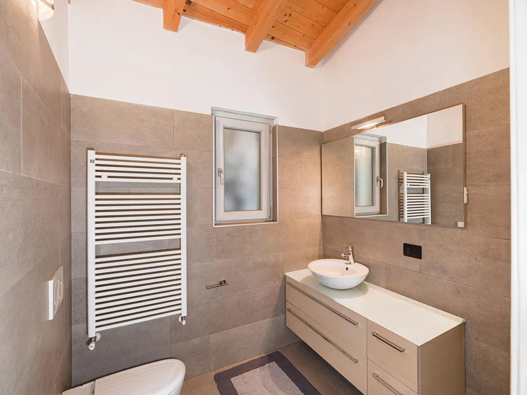 Salles de bain - Luxury Villa with Lake Views in Colonno