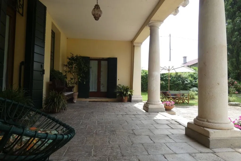 Terrasse - Luxury Villa with Private Garden in Due Carrare