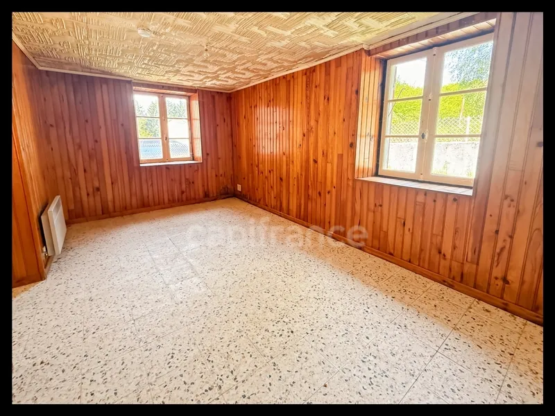 Toad - Rustic House with Balcony in Saint-Vallier