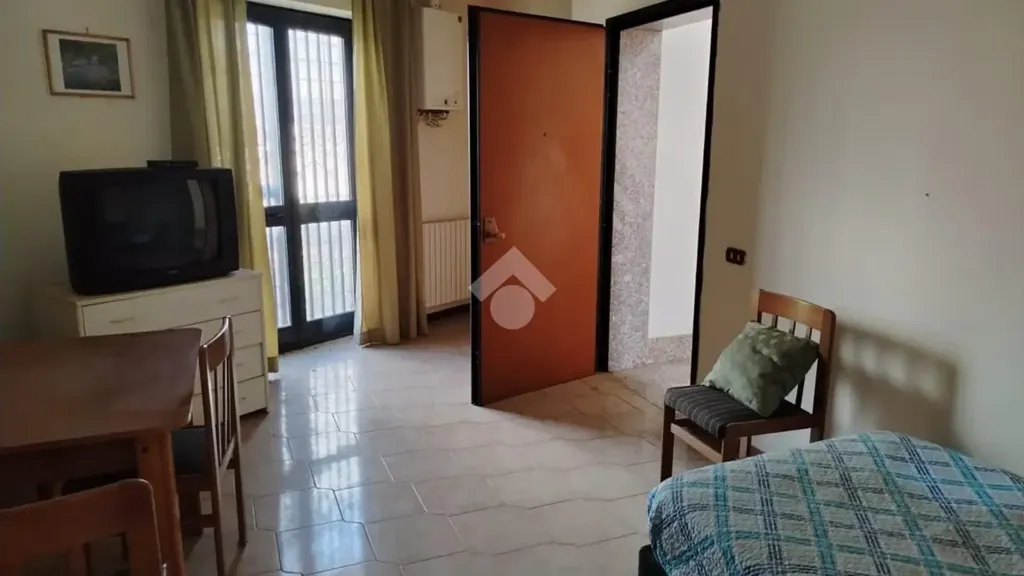 Chambres - Armed Two-Bedroom Apartment near Atripalda