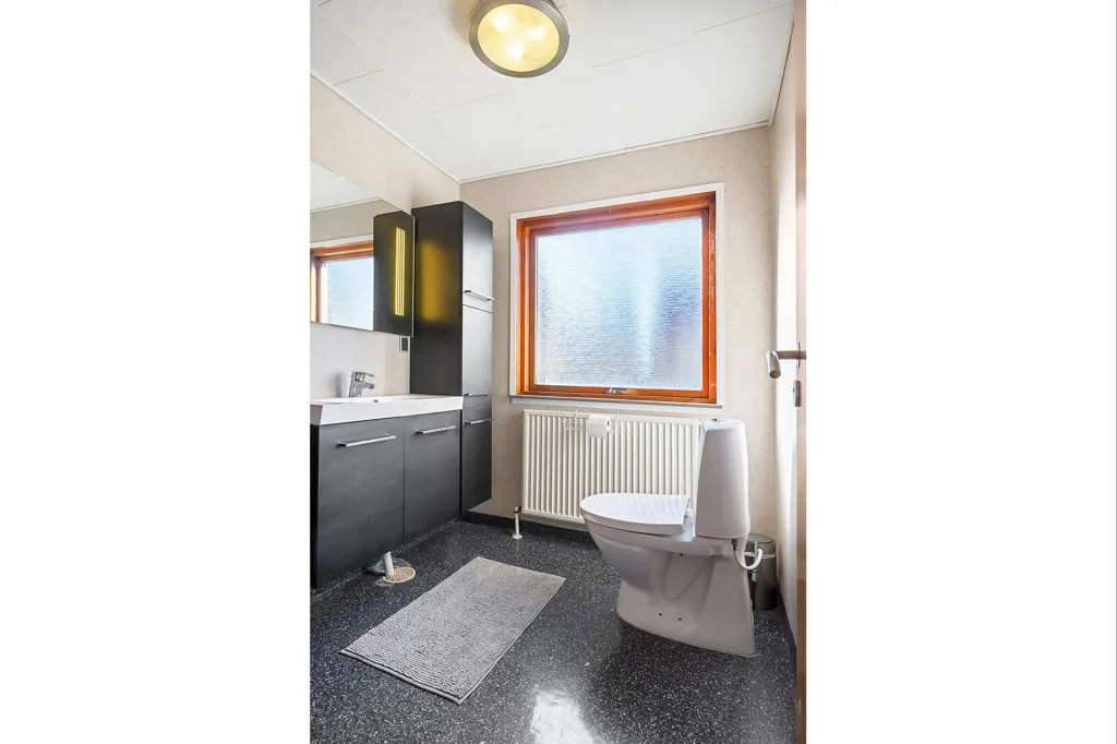 Salles de bain - Maison 6 pièces à Holmegaard