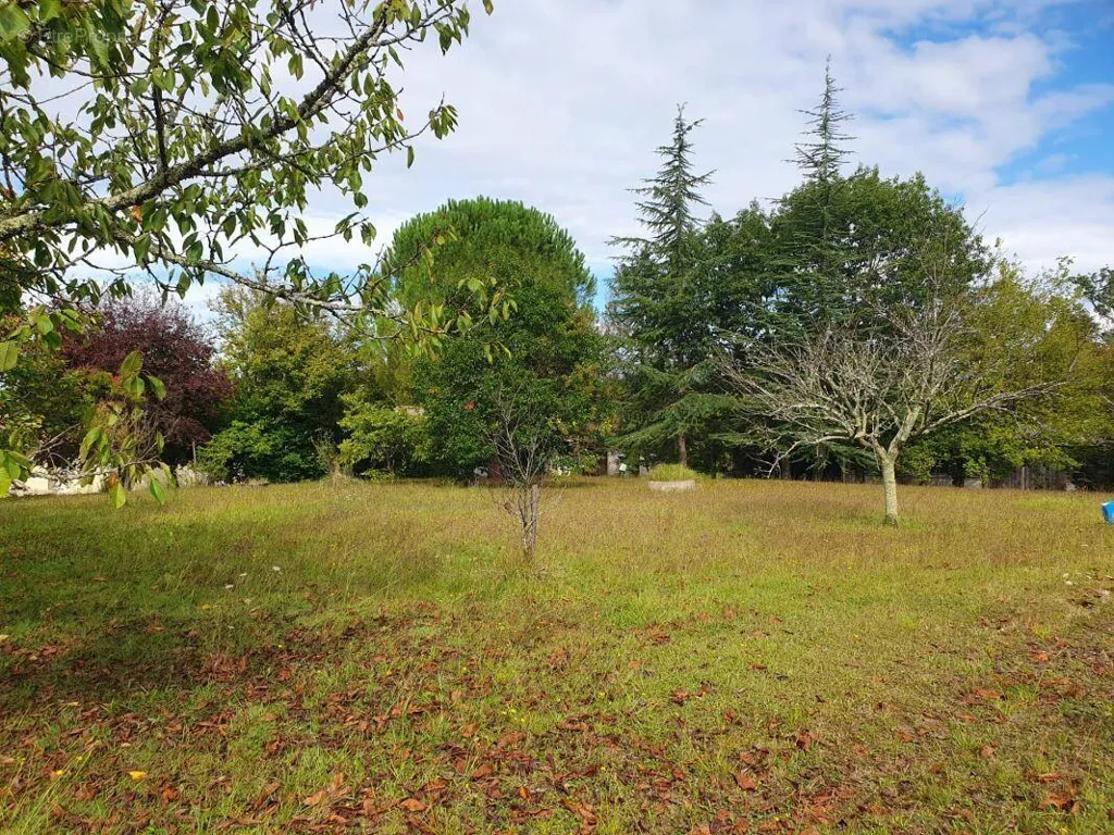 Giardino - Buildable Land with Quiet Setting in Tresses