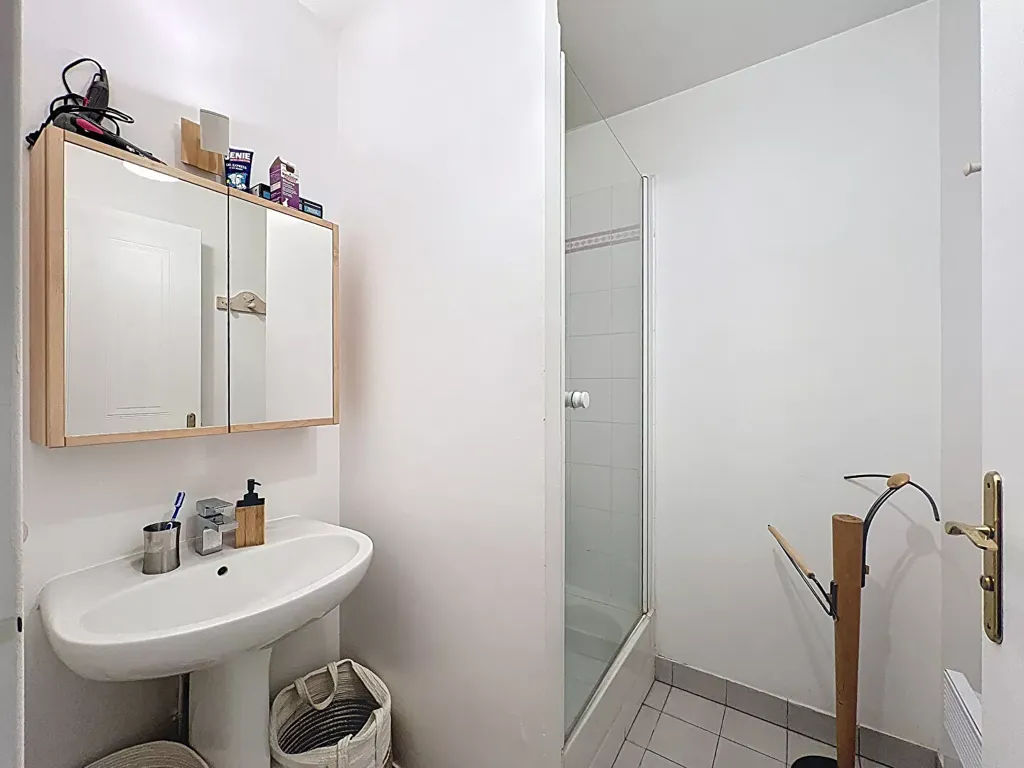 Bagni - Spacious Apartment with Terrace in Suresnes Centre