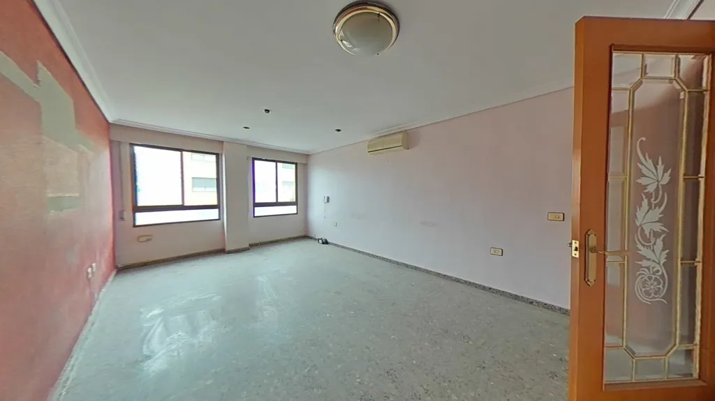 Séjour - Apartment with Large Windows in Nules