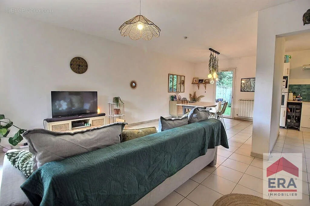 Elutuba - House with Garden in Secure Residence, Avignon