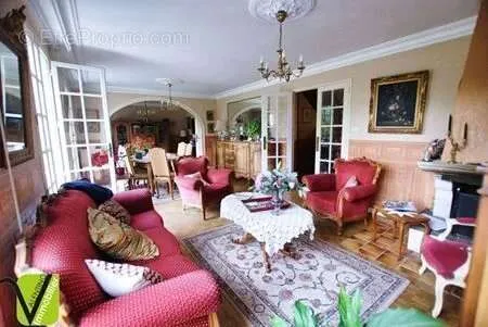 Soggiorno - Spacious House with Garden in Chassieu