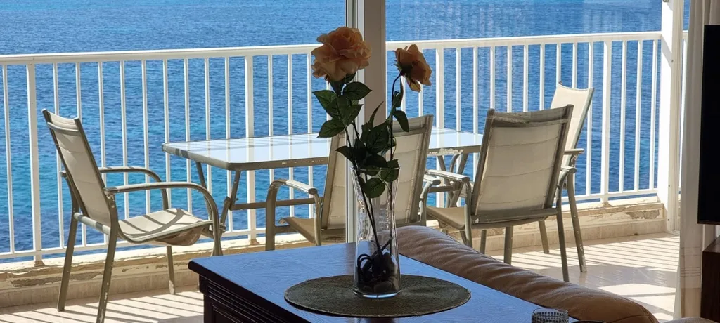 balcony