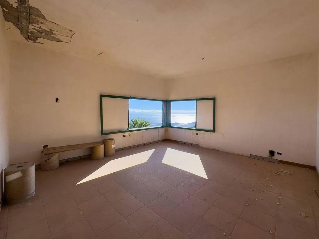 Toad - Rustic Property with Restoration Potential in Arafo