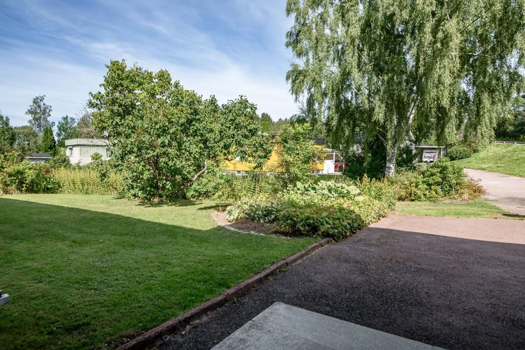 Aed - Modernised Bungalow with Garden in Falun