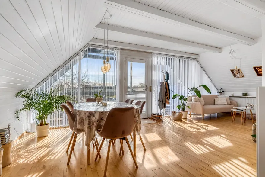 Sala da pranzo - Fully Let Three-Unit Property in Yellow Brick