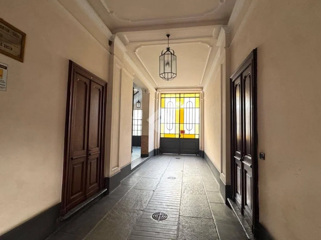 Esik - 2-Bedroom Apartment in Central Torino