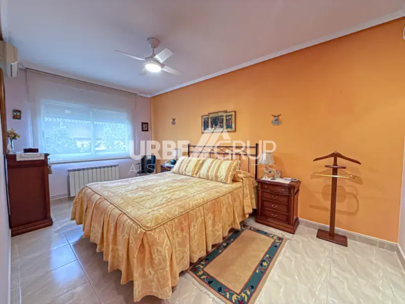 Magamistoad - Detached Corner House with Multiple Terraces in Martorell