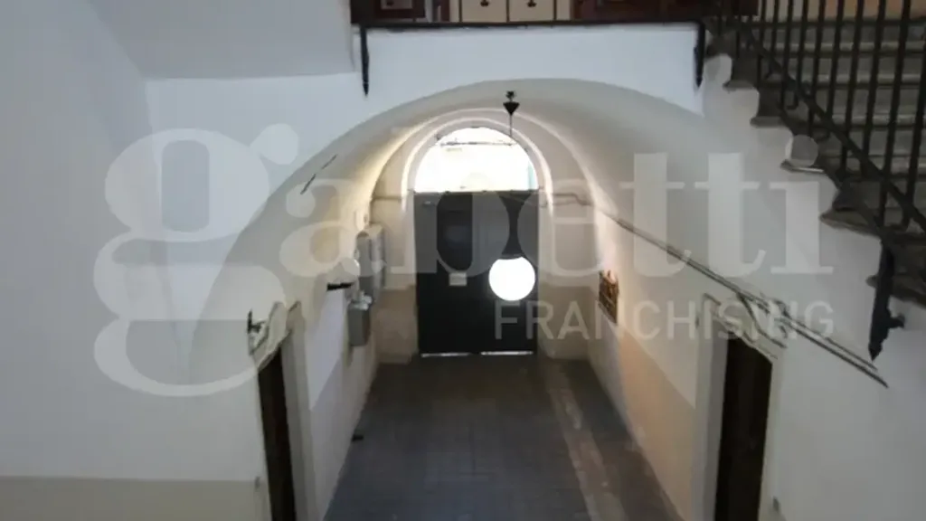 Esik - Refurbished Triplex with Balcony in Catania