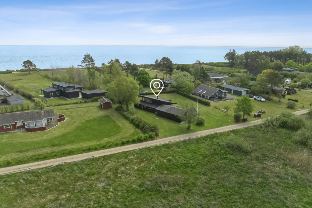 Õhuvaade - Vacation House with Waterfront View in Elsegårde