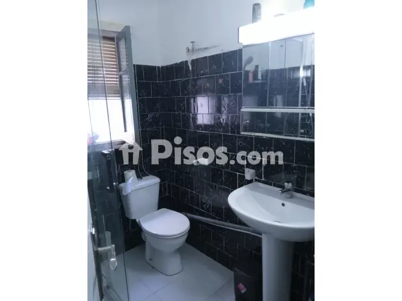 Salles de bain - Apartment with Tenant in Manises, Valencia
