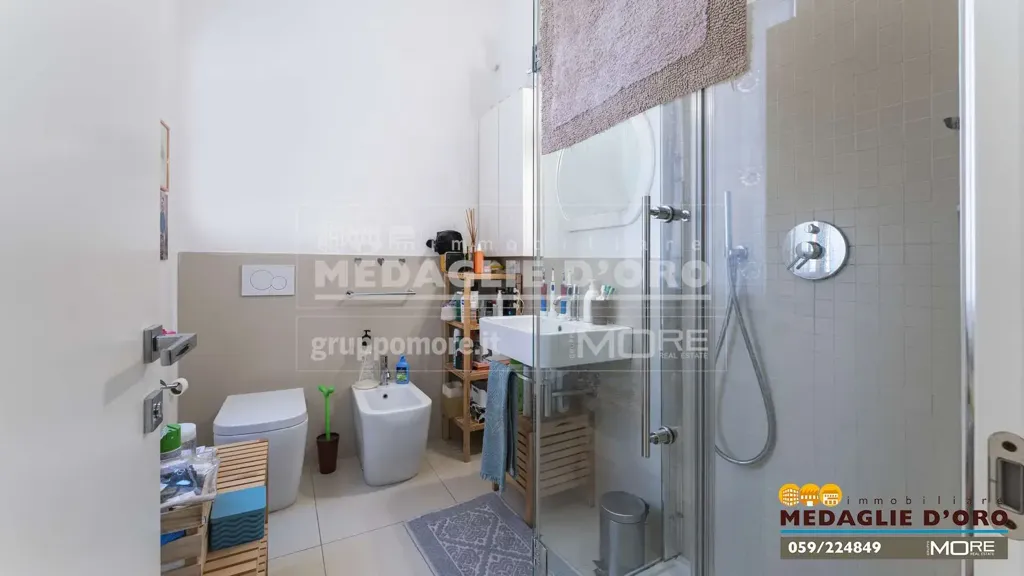 Vannitoad - Rustic-Style Apartment with West-East Exposure in Modena
