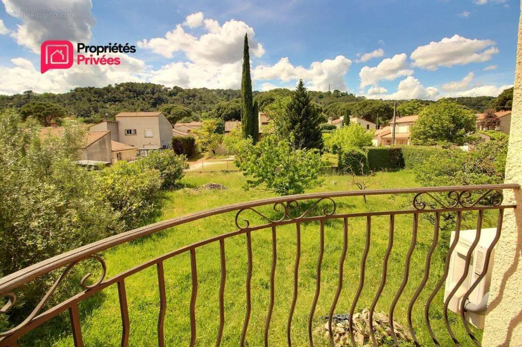 Garden - Villa with Divisible Land in Bagnols-sur-Cèze