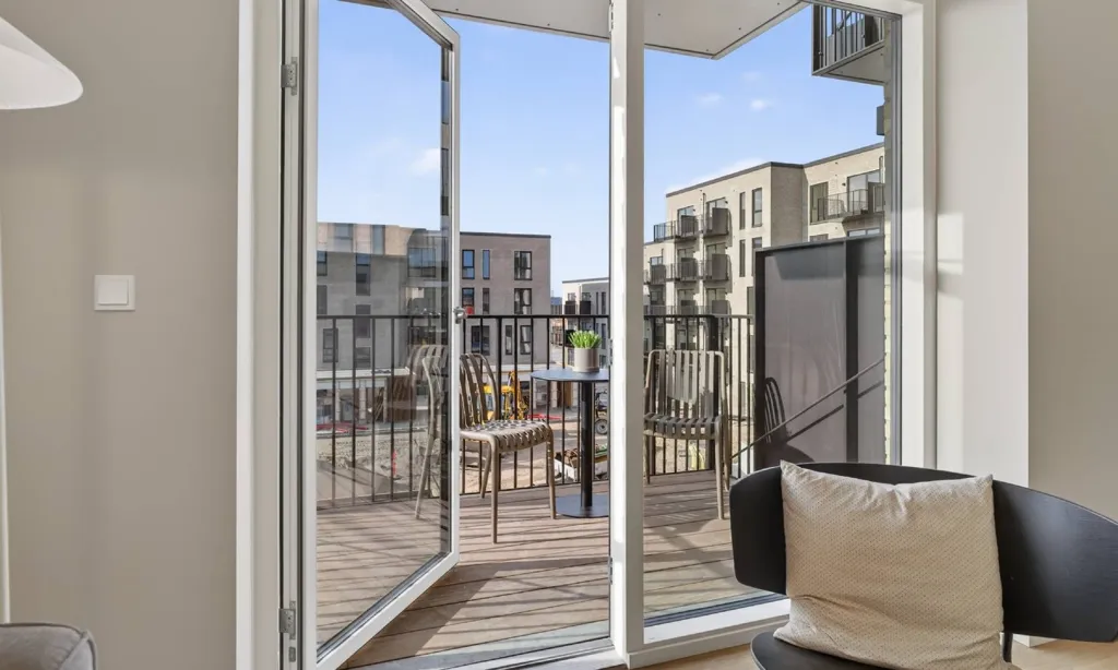 Balcon - 3-Bed Apartment with Private Terrace in Aalborg SØ