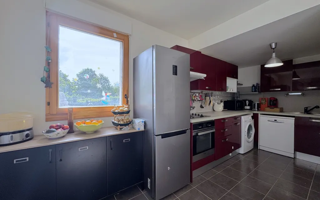 Kitchen - Spacious Duplex with Terrace in Urban Area