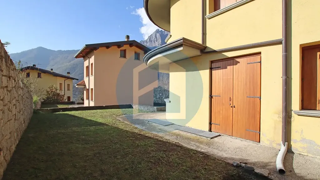 Jardin - Bifamiliar Villa with Garden in Niardo