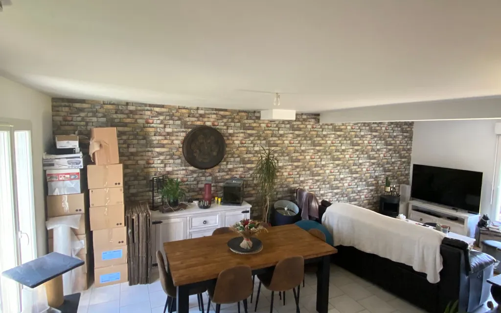 Dining Room - 5-Piece House with Garden in Luynes