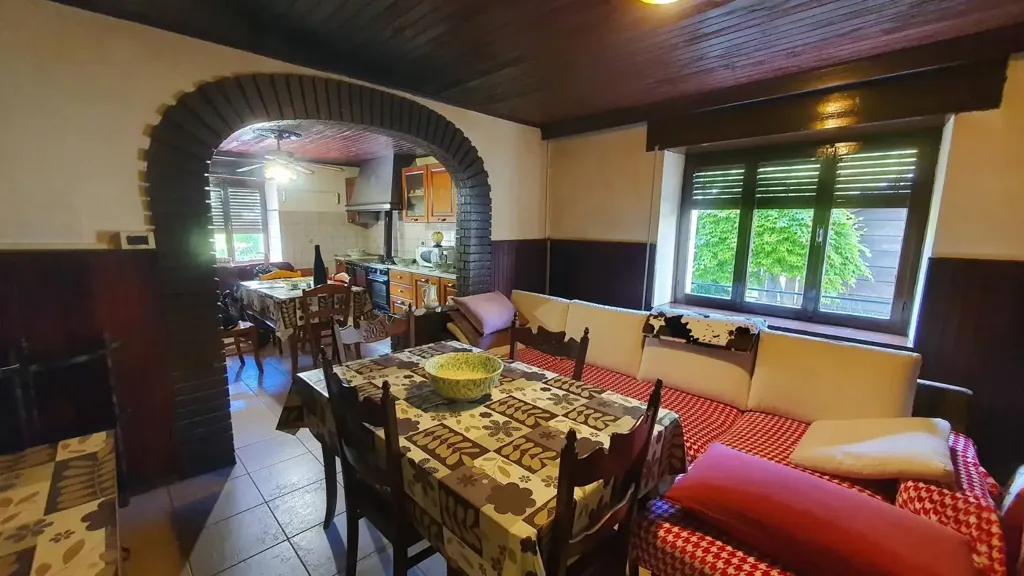 Sala da pranzo - Villa with Private Garden in Paularo