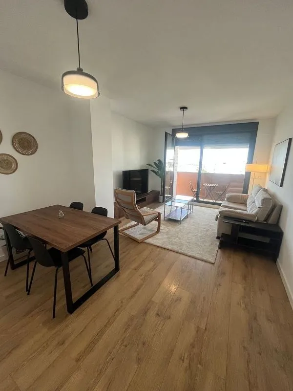 Elutuba - 3-Bedroom Apartment with Pool in Montequinto