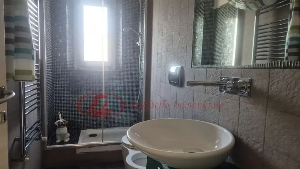 Salles de bain - Bright 3-Room Apartment with Balcony in Florence