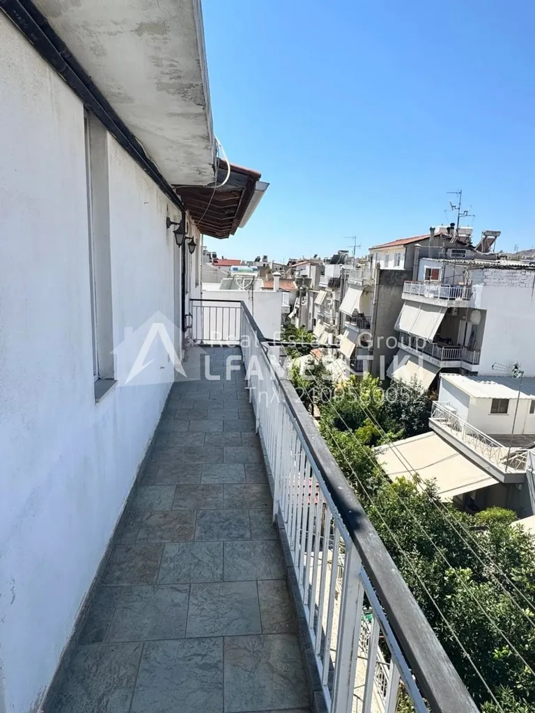 Balcony - Apartment with Large Balcony in Peristeri