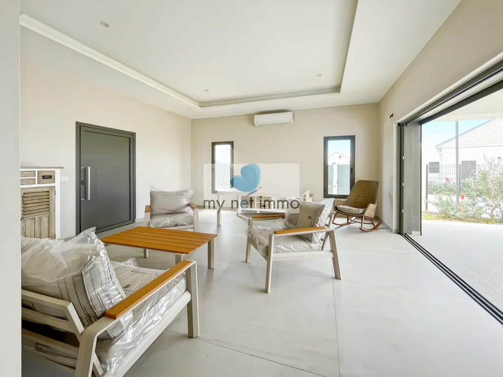 Séjour - Villa Contemporaine avec Piscine et Bureau à l'année