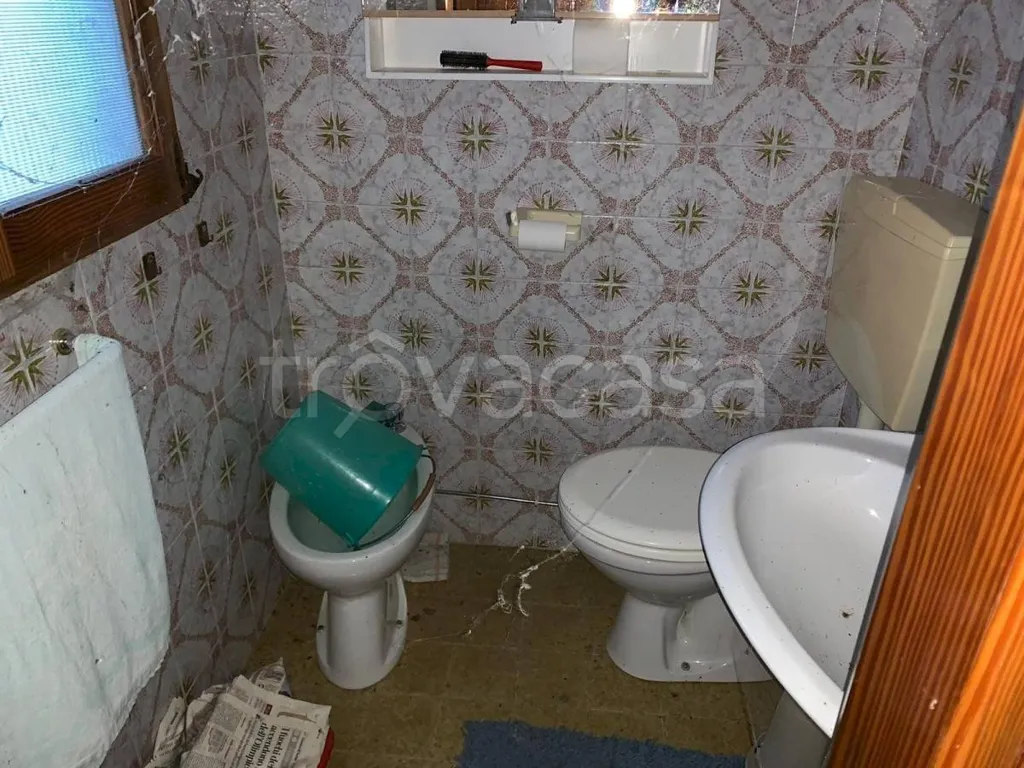 Bathrooms - Baita with Garden in Melle, Borgata Chiot