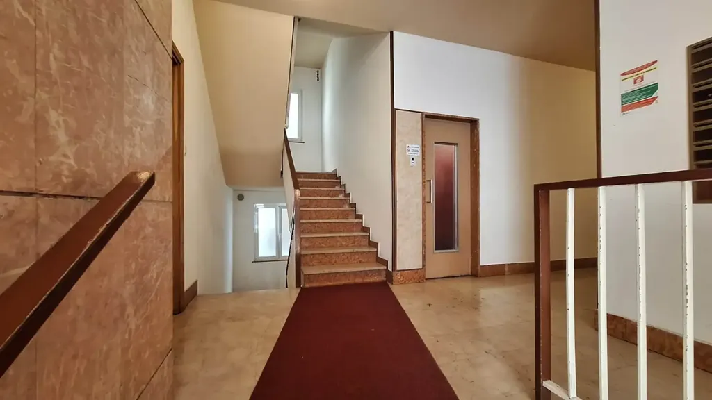 Toad - Elegant Triplex with Terrace in Trieste