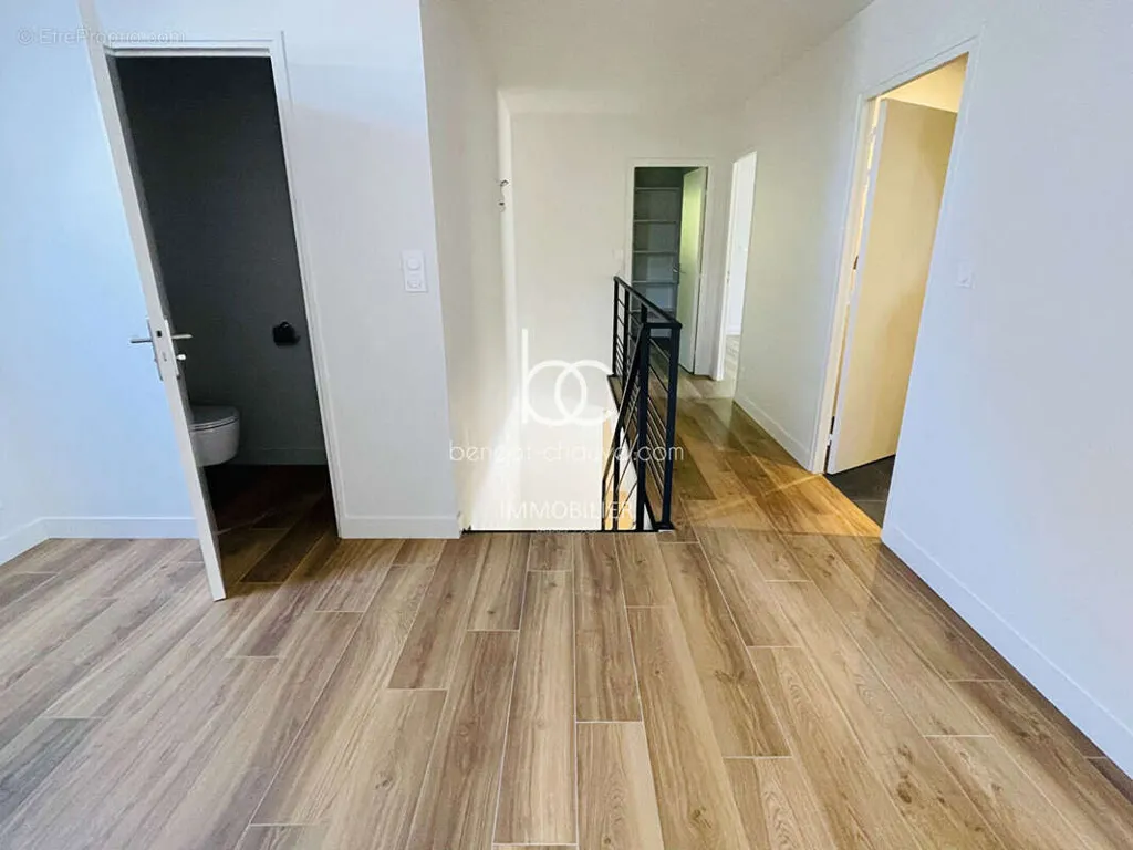 hallway_entrance